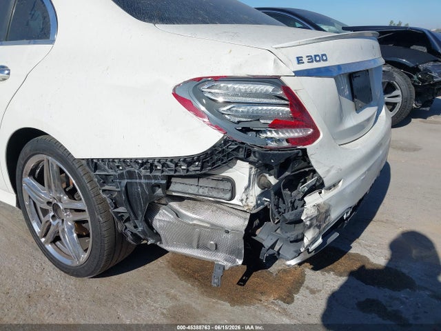 WDDZF4JB2KA617867 Mercedes-Benz E 300