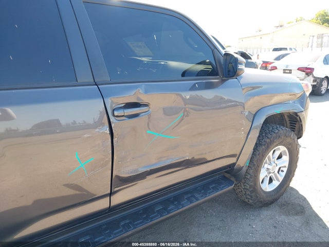Toyota 4runner Sr5 Premium 2019 JTEBU5JR3K5733720 Image 19