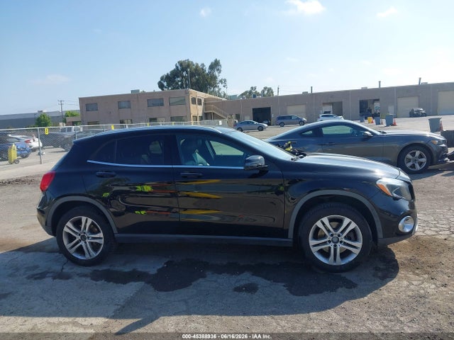 WDCTG4GB4JJ431034 Mercedes-Benz Gla 250 4matic