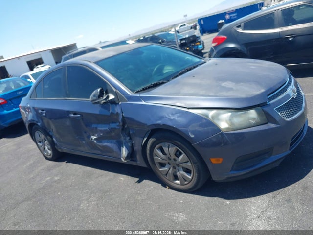 1G1PA5SH5E7433719 Chevrolet Cruze Ls Auto