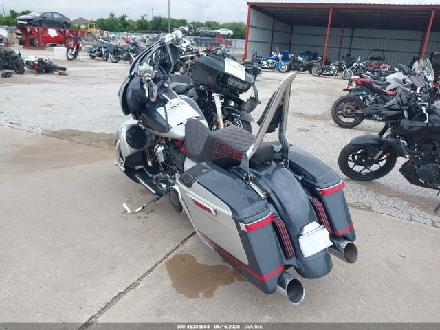 Harley-Davidson FLHXSE 2019 1HD1PXL13KB958195 Image 3