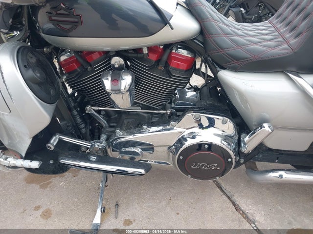 Harley-Davidson FLHXSE 2019 1HD1PXL13KB958195 Image 9
