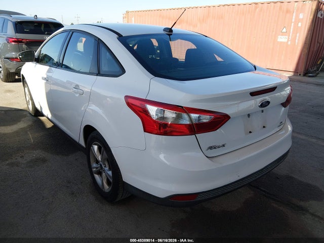 Ford FOCUS SE 2014 1FADP3F24EL112755 Image 3