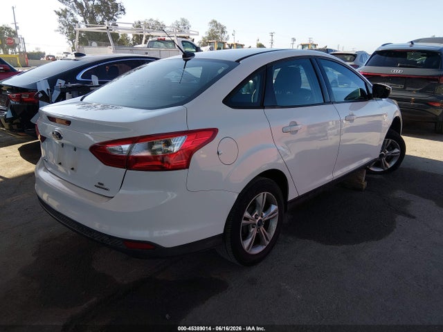 Ford FOCUS SE 2014 1FADP3F24EL112755 Image 4