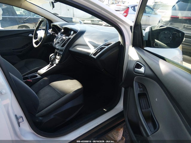 Ford FOCUS SE 2014 1FADP3F24EL112755 Image 5