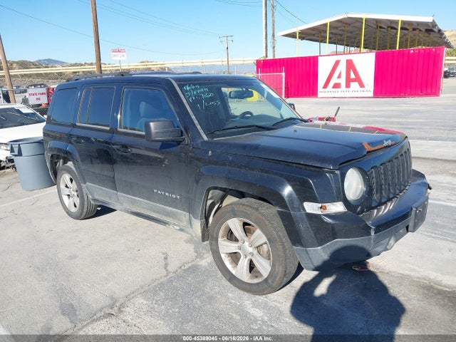 2014 1C4NJPFB2ED630817 main image