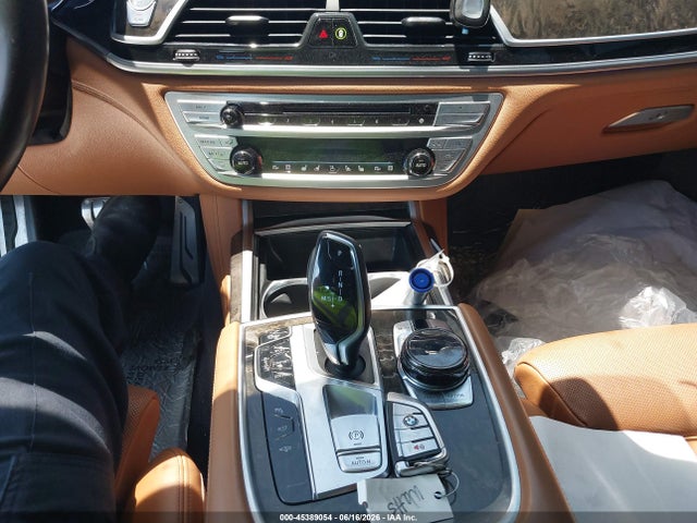 BMW 750i 2017 WBA7F0C31HGM21535 Image 11
