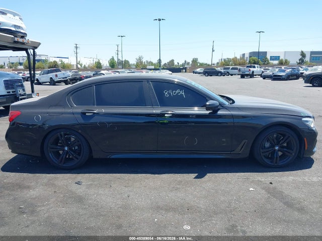 BMW 750i 2017 WBA7F0C31HGM21535 Image 13