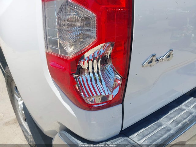 5TFUW5F16HX595145 Toyota Tundra Sr5 5.7l V8