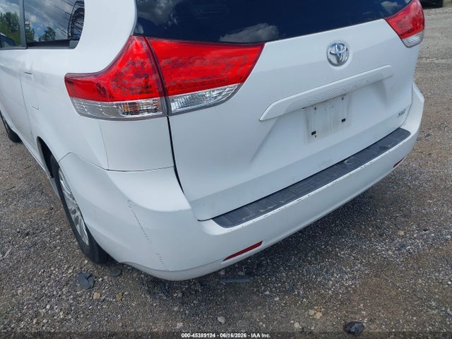 Auction sale of the 2011 Toyota Sienna Xle V6, vin: 5TDYK3DCXBS127969, lot number: 45389124