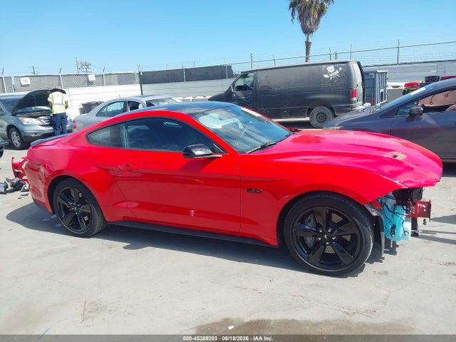45389203 :رقم المزاد ، 1FA6P8CF1N5144046 vin ، 2022 Ford Mustang Gt Fastback مزاد بيع