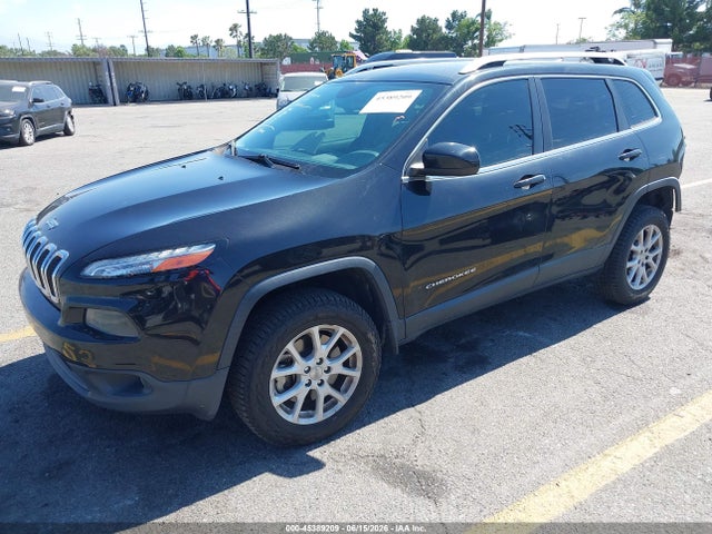 Jeep Cherokee Latitude 2016 1C4PJMCS8GW300764 Image 2
