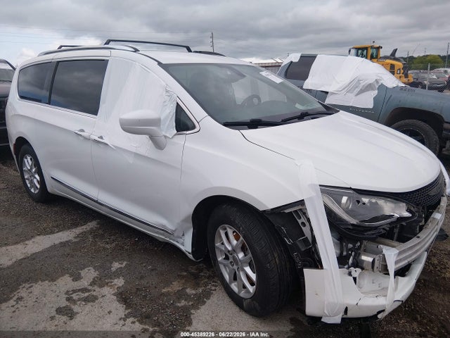 Auction sale of the 2020 Chrysler Pacifica Touring L, vin: 2C4RC1BG7LR271453, lot number: 45389226