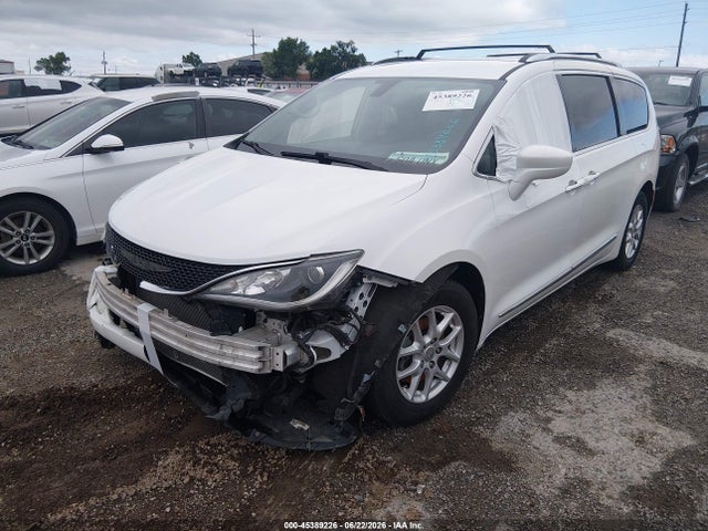 Auction sale of the 2020 Chrysler Pacifica Touring L, vin: 2C4RC1BG7LR271453, lot number: 45389226