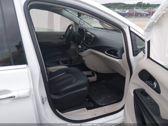 Auction sale of the 2020 Chrysler Pacifica Touring L, vin: 2C4RC1BG7LR271453, lot number: 45389226