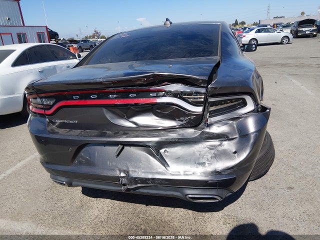 2C3CDXHG1JH176679 Dodge Charger Sxt Plus Rwd