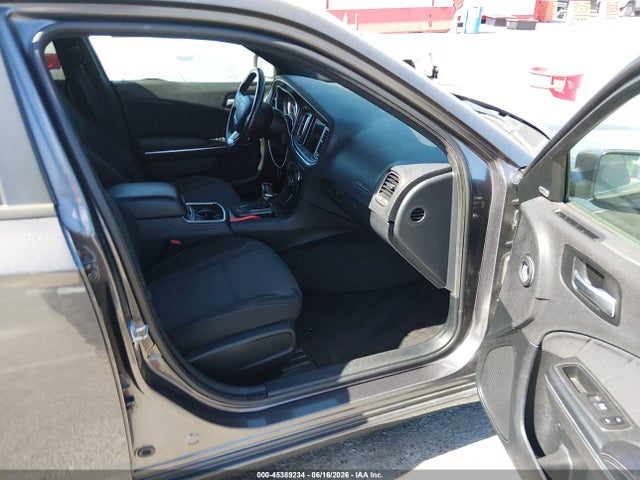 2C3CDXHG1JH176679 Dodge Charger Sxt Plus Rwd