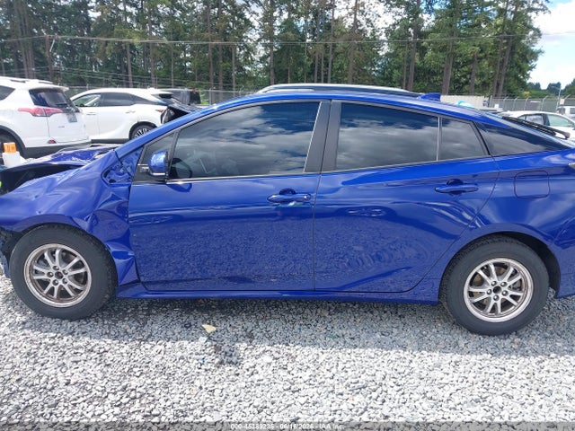 Toyota Prius Four 2016 JTDKARFU6G3526419 Image 15