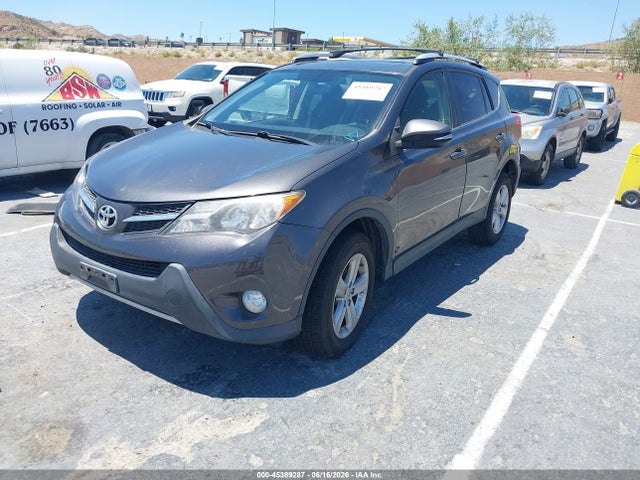 Toyota Rav4 Xle 2014 JTMRFREV0EJ000127 Image 2