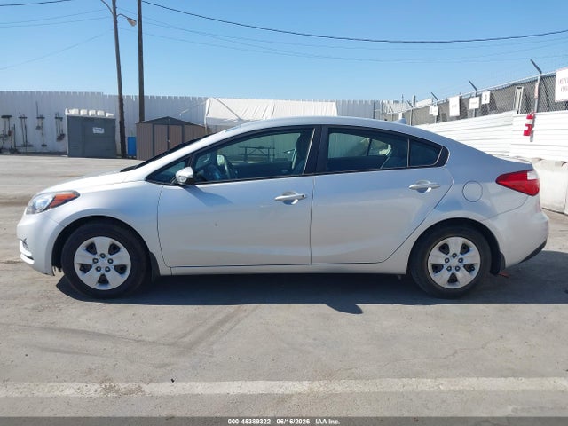 KIA FORTE LX 2016 KNAFX4A61G5498946 Image 13