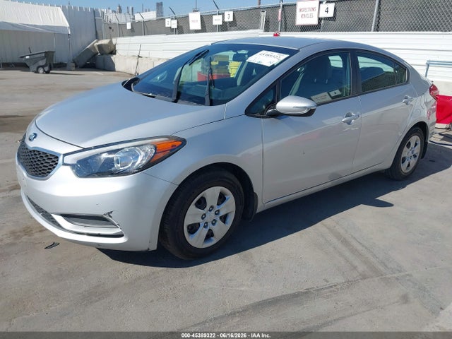 KIA FORTE LX 2016 KNAFX4A61G5498946 Image 2