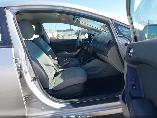 KIA FORTE LX 2016 KNAFX4A61G5498946 Image 5