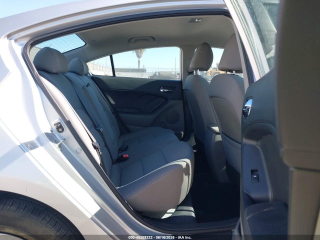 KIA FORTE LX 2016 KNAFX4A61G5498946 Image 8