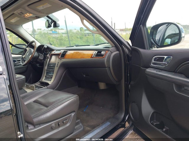 2014 Cadillac Escalade Platinum მანქანა იყიდება აუქციონზე, vin: 1GYS4DEF0ER131475, აუქციონის ნომერი: 45389387