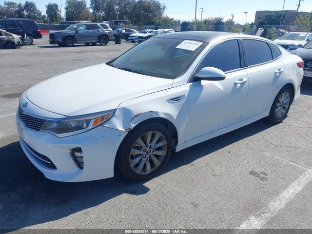 KIA Optima S 2018 5XXGT4L30JG246226 Image 2