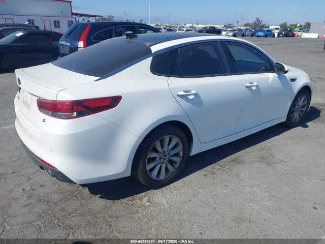 KIA Optima S 2018 5XXGT4L30JG246226 Image 4