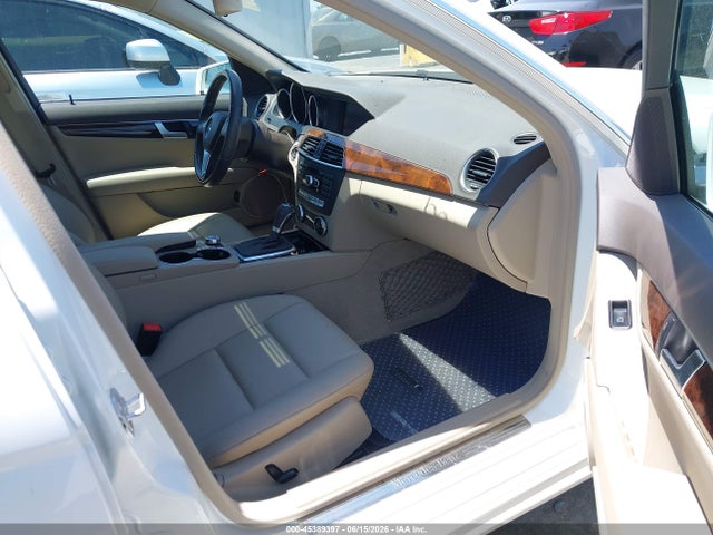 WDDGF4HB0EG245184 Mercedes-Benz C 250 Sport