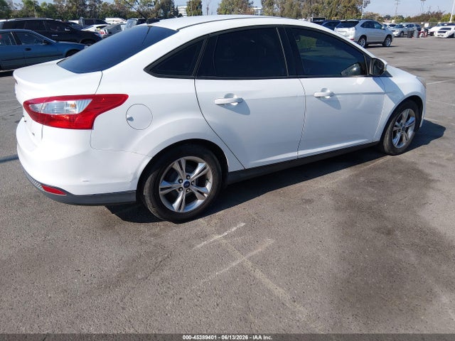 Ford FOCUS SE 2014 1FADP3F25EL150690 Image 4
