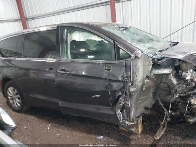 2018 Chrysler Pacifica Touring Plus მანქანა იყიდება აუქციონზე, vin: 2C4RC1FG6JR279180, აუქციონის ნომერი: 45389428