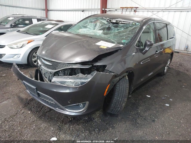 2018 Chrysler Pacifica Touring Plus მანქანა იყიდება აუქციონზე, vin: 2C4RC1FG6JR279180, აუქციონის ნომერი: 45389428