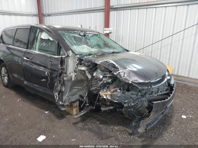 2018 Chrysler Pacifica Touring Plus მანქანა იყიდება აუქციონზე, vin: 2C4RC1FG6JR279180, აუქციონის ნომერი: 45389428