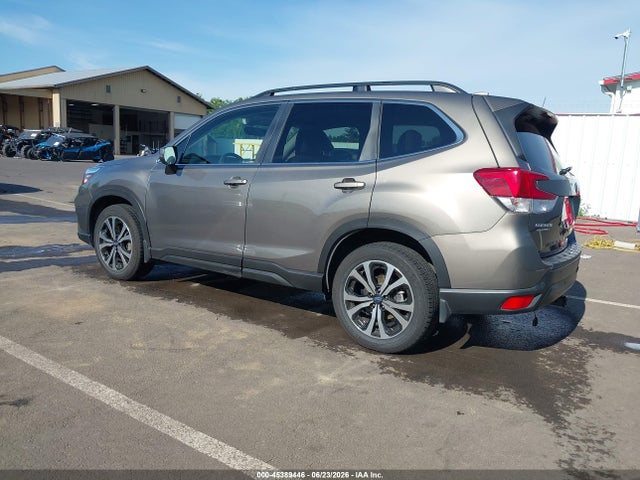 Subaru Forester Limited 2019 JF2SKAUC2KH586218 Image 3