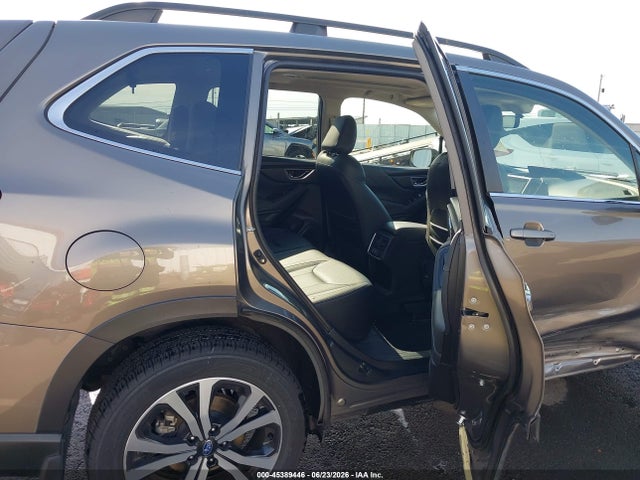 Subaru Forester Limited 2019 JF2SKAUC2KH586218 Image 8