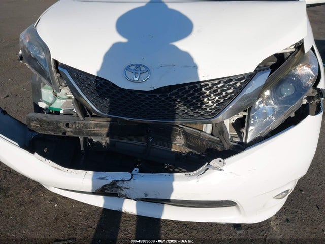 5TDXK3DC9ES492028 Toyota Sienna Se 8 Passenger