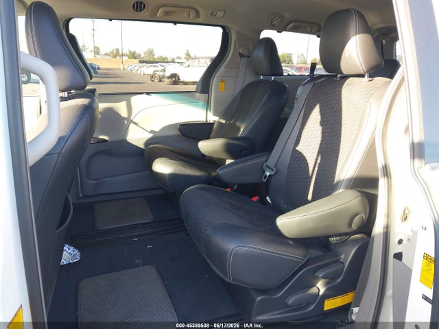 5TDXK3DC9ES492028 Toyota Sienna Se 8 Passenger