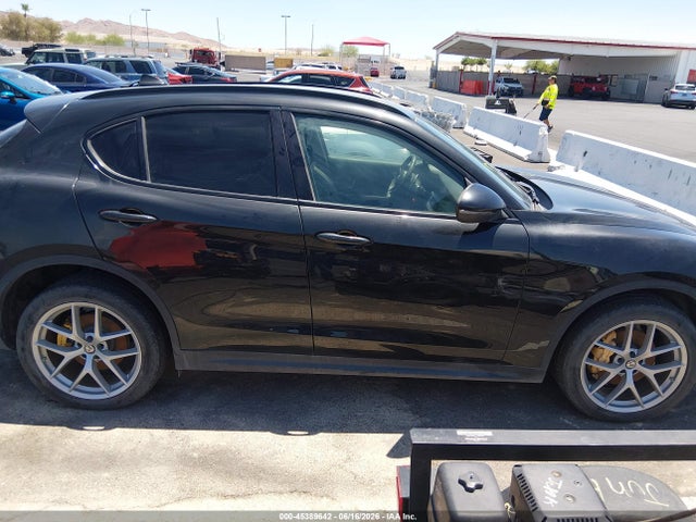 ZASFAKNN4J7B70062 Alfa Romeo Stelvio Ti Sport Awd