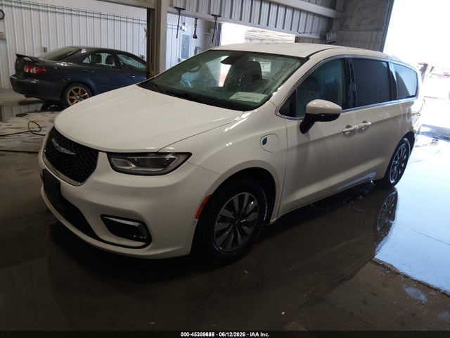Chrysler Pacifica Hybrid Touring L 2023 2C4RC1L77PR575760 Image 2