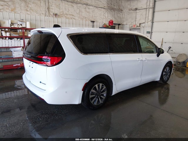 Chrysler Pacifica Hybrid Touring L 2023 2C4RC1L77PR575760 Image 4