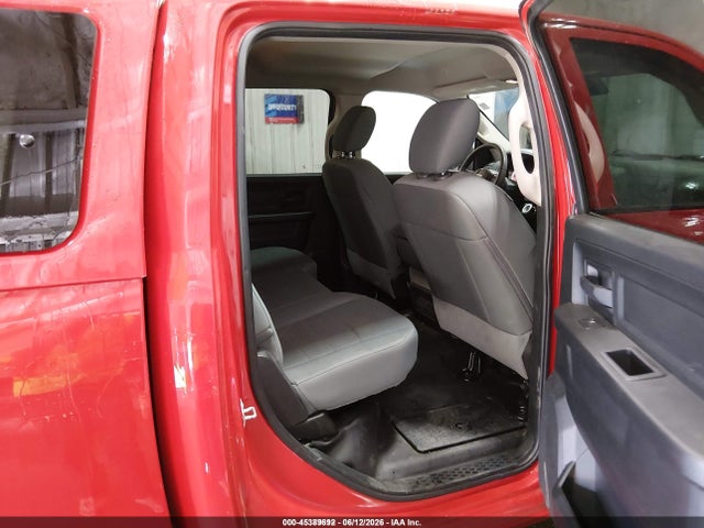 1C6RR7KG9JS293121 RAM 1500 Tradesman 4x4 5&#039;7 Box