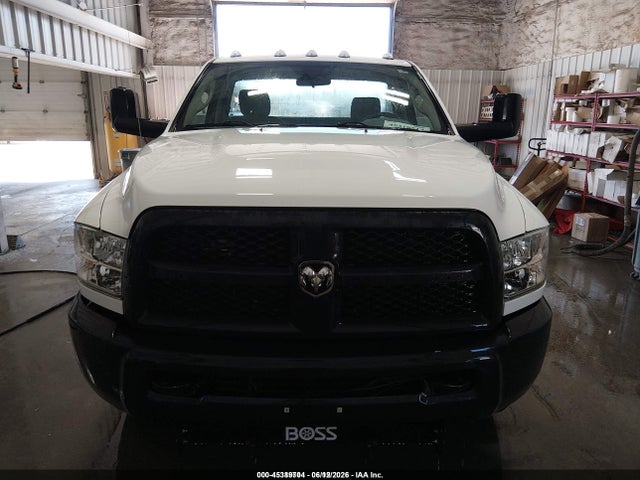 45389704 :رقم المزاد ، 3C7WRTAJ6HG758802 vin ، 2017 Ram 3500 Chassis Tradesman/slt مزاد بيع
