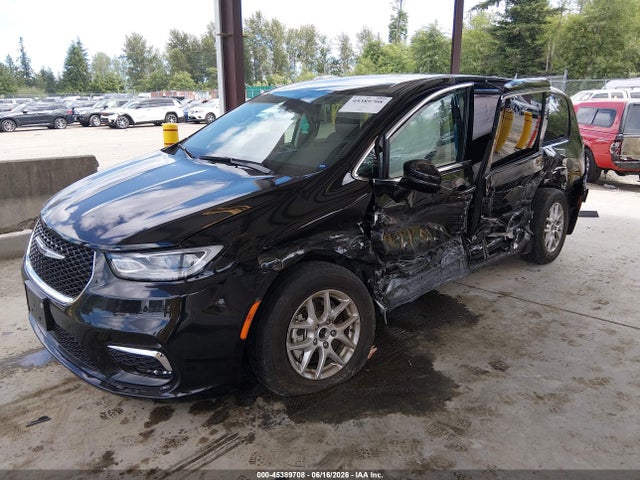 Chrysler Pacifica Touring L 2024 2C4RC1BG5RR145827 Image 2
