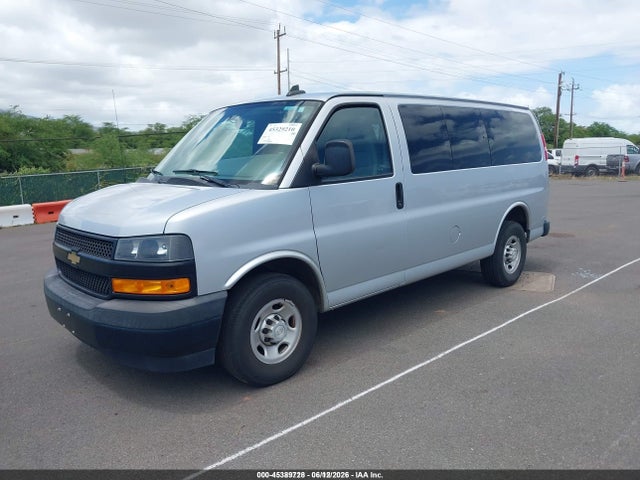 Chevrolet Express 2500 Ls 2018 1GAWGEFG6J1302047 Image 2