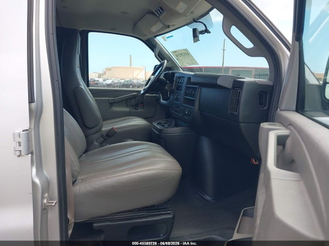 Chevrolet Express 2500 Ls 2018 1GAWGEFG6J1302047 Image 5