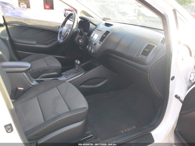 2016 Kia Forte Lx მანქანა იყიდება აუქციონზე, vin: KNAFX4A61G5584175, აუქციონის ნომერი: 45389750