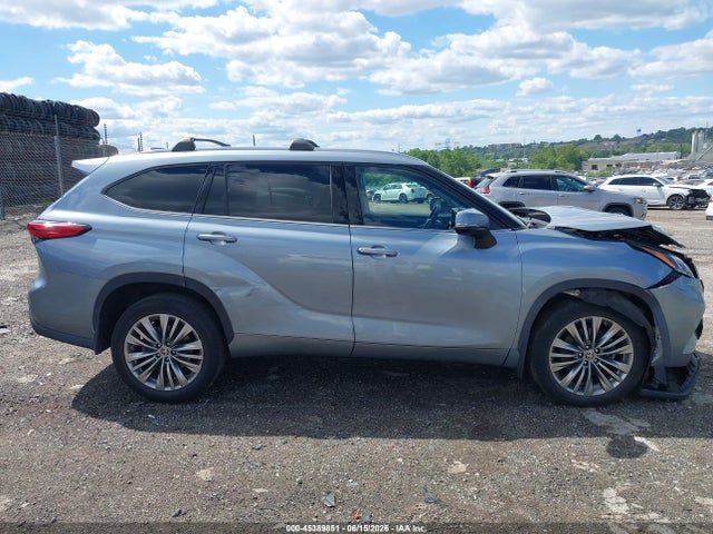 Toyota Highlander Platinum 2020 5TDFZRBHXLS048100 Image 13