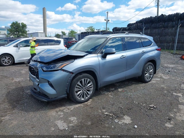 Toyota Highlander Platinum 2020 5TDFZRBHXLS048100 Image 2